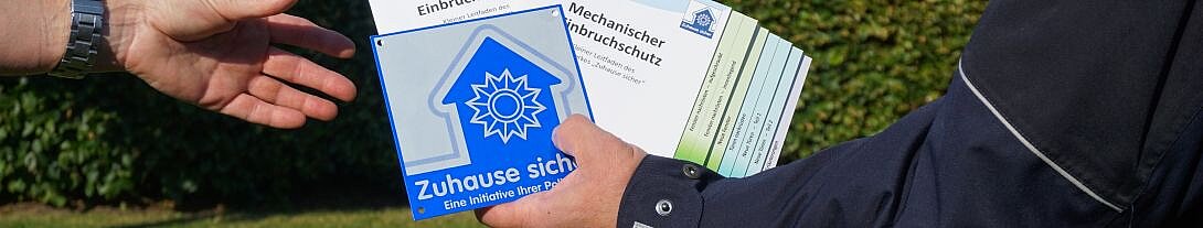 Übergabe einer Präventionsplakette